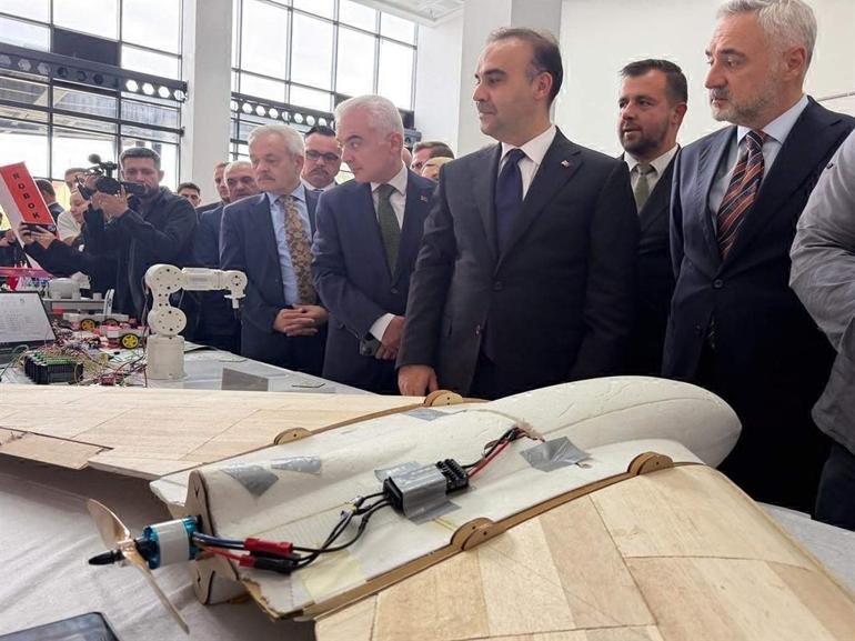 Bakan Kacır: Savunma sanayinde yüzde 80in üzerinde yerlilik oranına erişmiş bir ülkeyiz