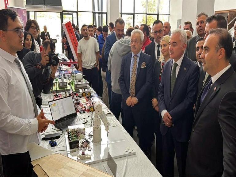 Bakan Kacır: Savunma sanayinde yüzde 80in üzerinde yerlilik oranına erişmiş bir ülkeyiz