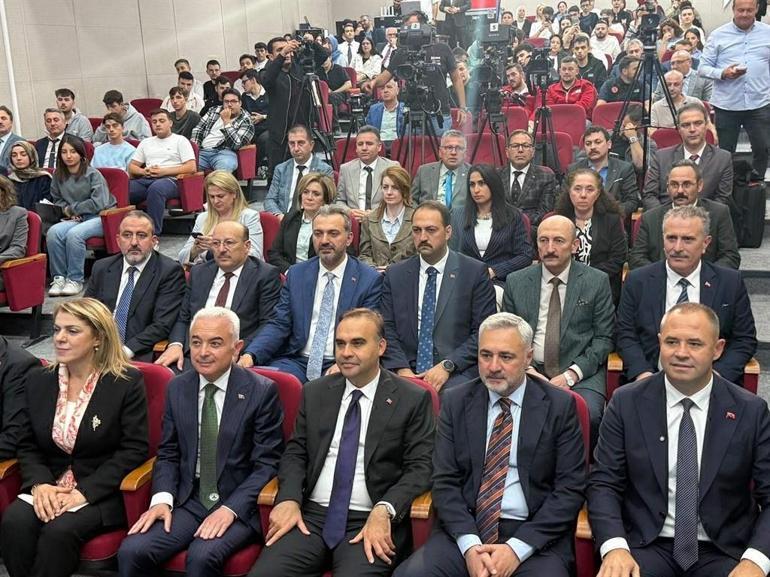 Bakan Kacır: Savunma sanayinde yüzde 80in üzerinde yerlilik oranına erişmiş bir ülkeyiz