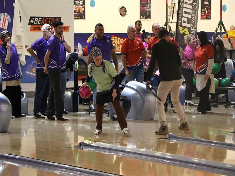 Samsun’da 119 işitme engelli bowling oynadı