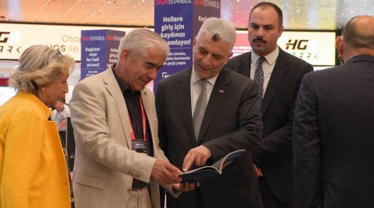 Bakan Bolat: Yıl sonu 410 milyar dolar mal ve hizmet ihracatı rakamımıza ulaşacağız