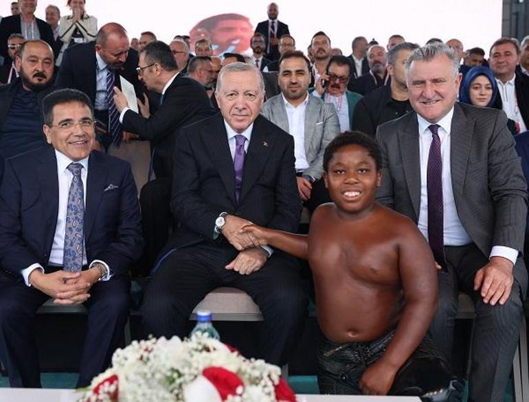 Cumhurbaşkanı Erdoğan, Yağlı Güreş Cumhurbaşkanlığı Kupası final mücadelelerini izledi