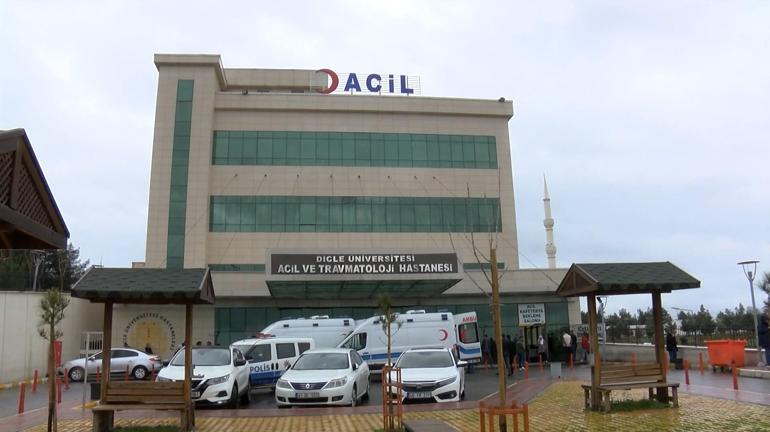 Diyarbakır’da devrilen otomobildeki 4’ü çocuk, 9 kişi yaralandı