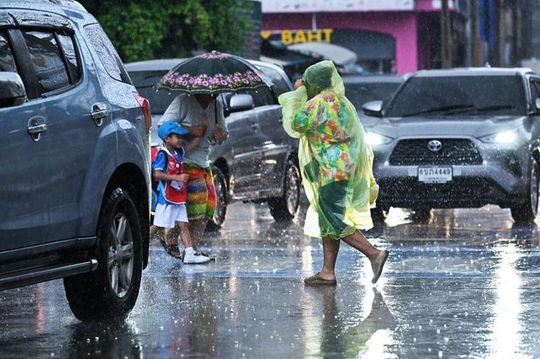 Bangkokta sel: Binlerce kişi tahliye edildi