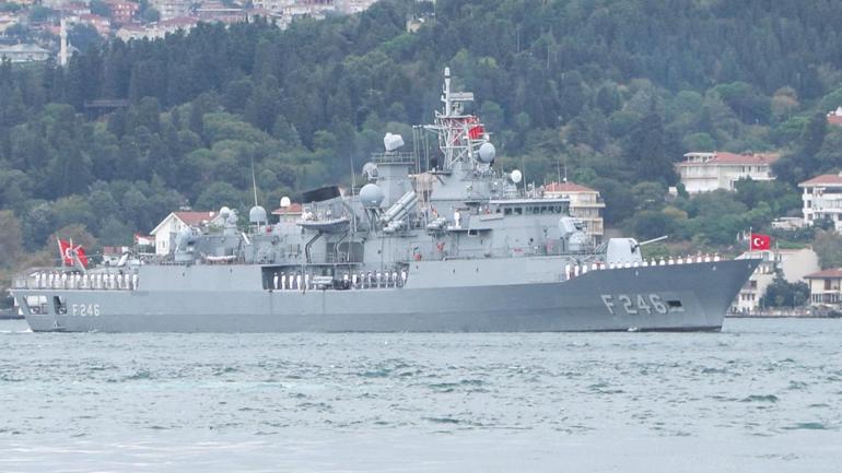 Preveze Deniz Zaferi’nin 488’inci yıl dönümünde İstanbul Boğazı’nda 15 gemiyle geçit töreni