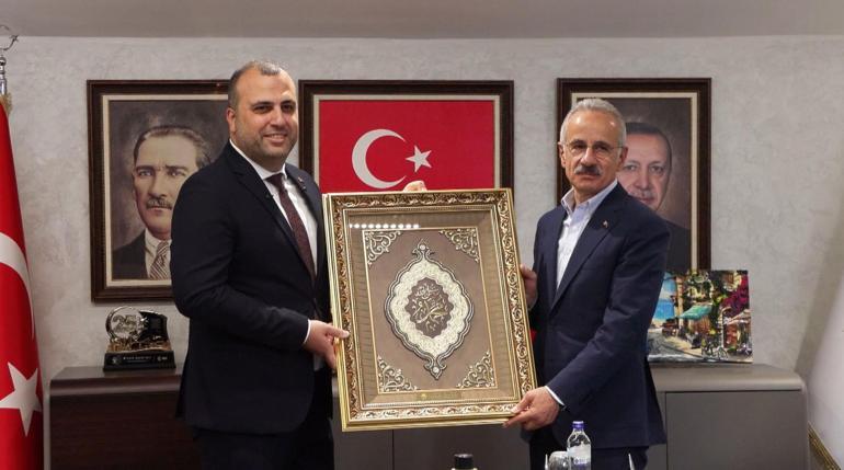 Bakan Uraloğlu: İstanbulun toplamda 1000 kilometre metroya ihtiyaç var