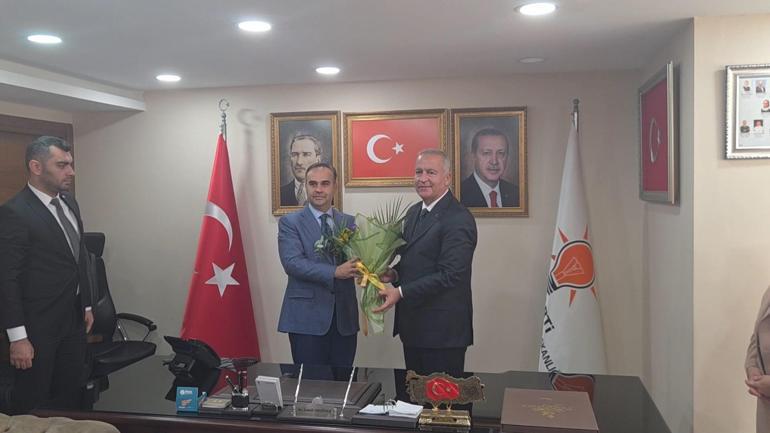 Bakan Kacır: O liderin yanında olmaktan büyük bir şeref duyuyoruz