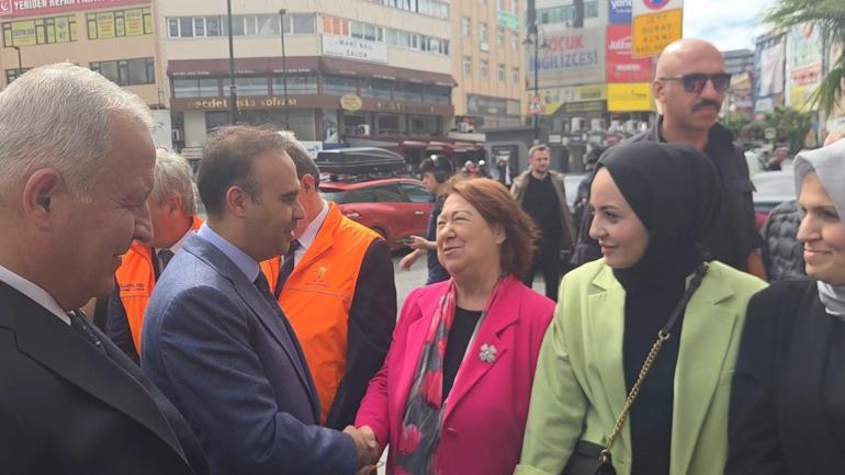 Bakan Kacır: O liderin yanında olmaktan büyük bir şeref duyuyoruz