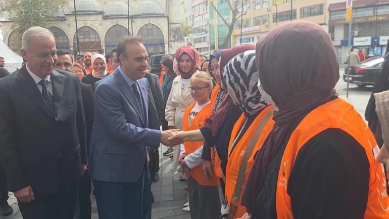 Bakan Kacır: O liderin yanında olmaktan büyük bir şeref duyuyoruz
