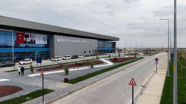 Malatya Havalimanı yeni terminali hizmete açıldı