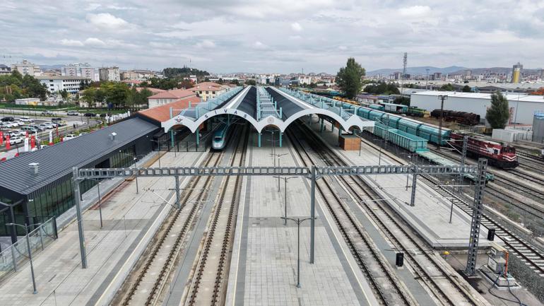 Sivasta yeni YHT Garı hizmete açıldı
