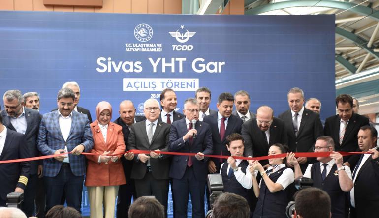 Sivasta yeni YHT Garı hizmete açıldı