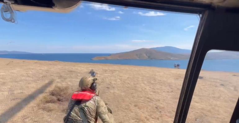Koyun Adasında karaya oturan teknedeki 2 kişi kurtarıldı