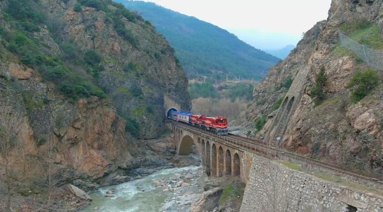 Turistik Karaelmas Ekspresi yeniden raylara iniyor