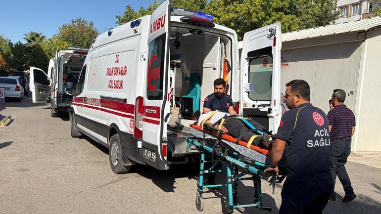 Tarım işçilerini taşıyan minibüs devrildi; 12 yaralı