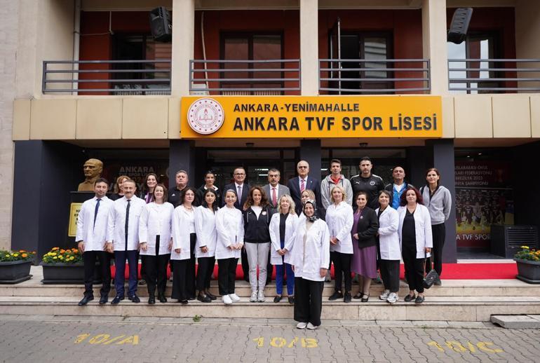 Bakan Tekin, Ankara TVF Spor Lisesini ziyaret etti