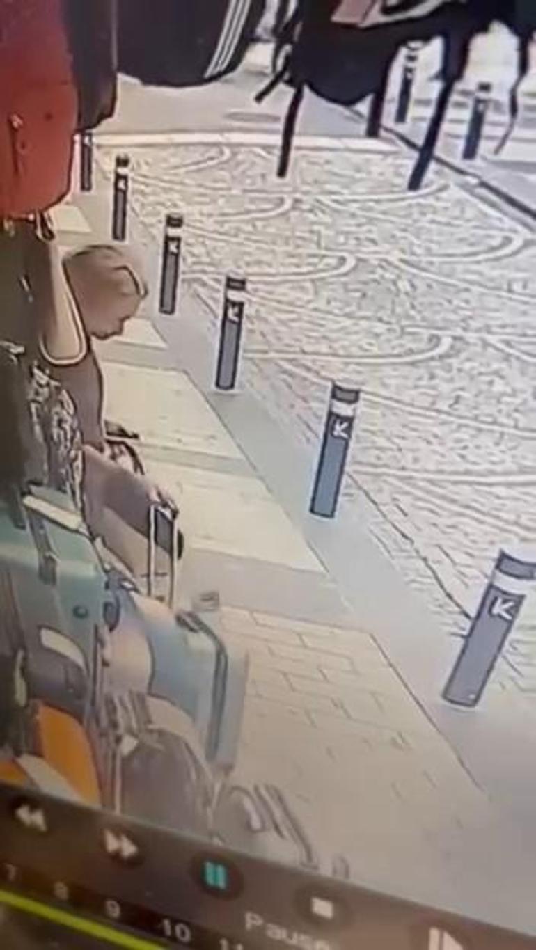 Kadıköyde mağazanın önündeki valiz hırsızlığı kamerada