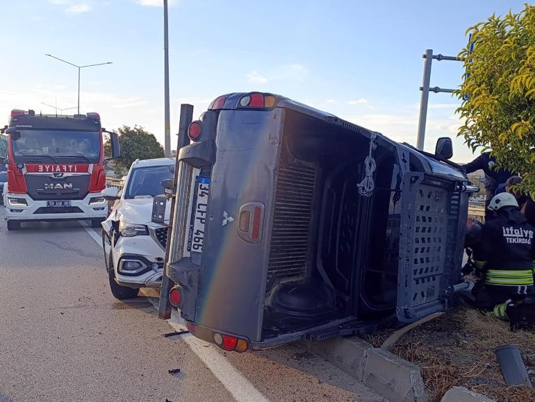 İçinde çocukla birlikte kaçırdığı otomobille yayaya ve 2 araca çarptı; 3 yaralı