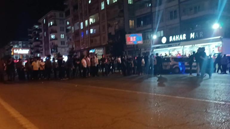 Batman’da otomobilin çarptığı 2 kişi yaralandı; mahalleli yolu trafiğe kapattı