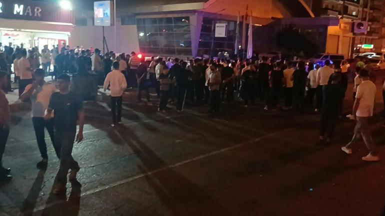 Batman’da otomobilin çarptığı 2 kişi yaralandı; mahalleli yolu trafiğe kapattı