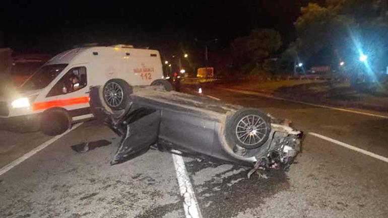 Kamyonetle çarpışan otomobil takla attı: 1i ağır, 3 yaralı