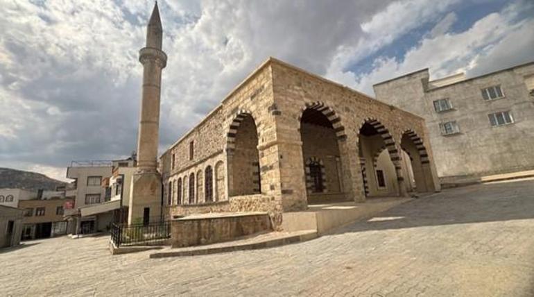 Bakan Ersoy: Diyarbakır ve Bingöl’deki 6 cami 2 Ekimde yeniden ibadete açılacak
