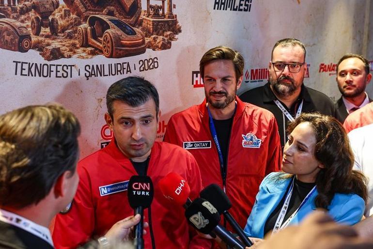 Selçuk Bayraktar, Demirören Medya standını ziyaret etti