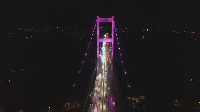FSM Köprüsü Meme Kanseri Farkındalık Ayı kapsamında pembe ışıklarla aydınlatıldı