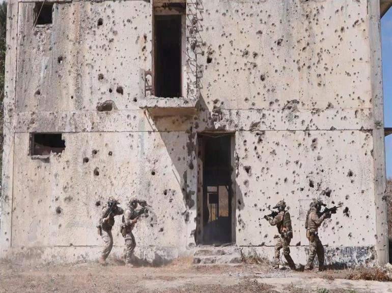 SAS Komandoları İlk hata son hatadır anlayışıyla 7 gün 24 saat görev başında