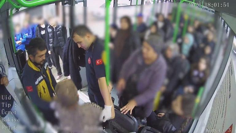 Otobüste fenalaşan yolcusunun yardımına koştu