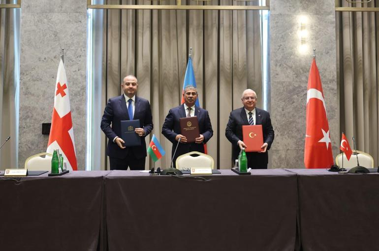 Azerbaycan-Türkiye-Gürcistan Üçlü Savunma Bakanları Toplantısı Şuşa’da düzenlendi