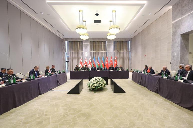 Azerbaycan-Türkiye-Gürcistan Üçlü Savunma Bakanları Toplantısı Şuşa’da düzenlendi