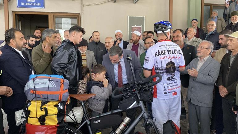 Çanakkale’den umre için Mekke’ye bisikletle yola çıktı