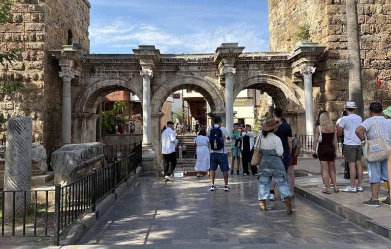 Antalyanın geçmişi ve bugünü fotoğraf karelerinde