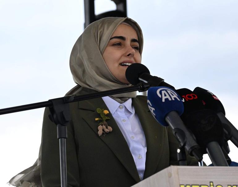 Edirnede Meriç Alibeyköy Fıstık Hasadı Şenliği düzenlendi