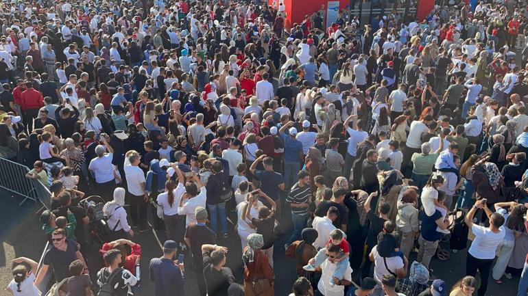TEKNOFEST Güneydoğuya ziyaretçi akını; yürüyüş zorlaştı, trafik kilitlendi