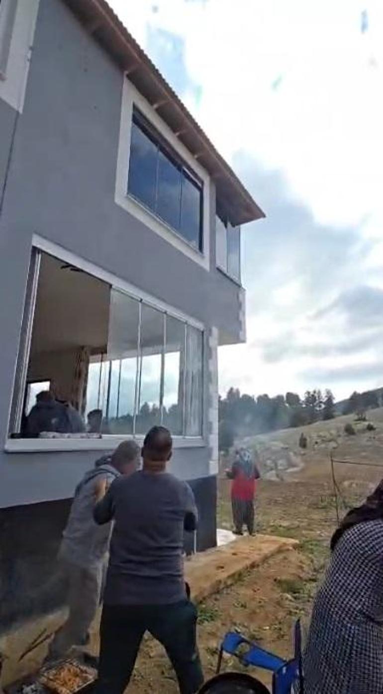 Adanada 4.8, 4.9 ve 4.4 büyüklüğünde üç deprem