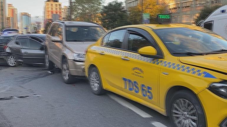 Beşiktaşta 5 aracın karıştığı zincirleme kaza: 2 yaralı