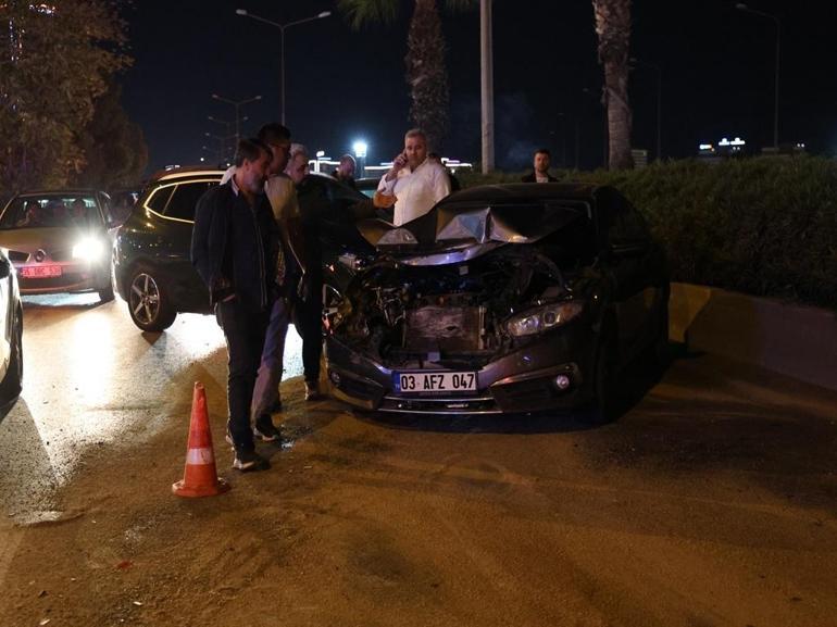 İzmir’de 7 otomobil, 1 motosikletin karıştığı zincirleme kaza: 4 yaralı