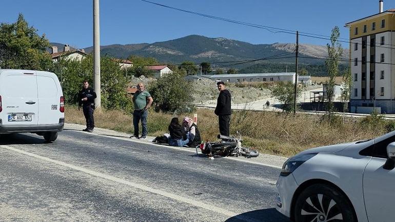 Otomobil ve motosiklet çarpıştı; 1 ölü, 2 yaralı