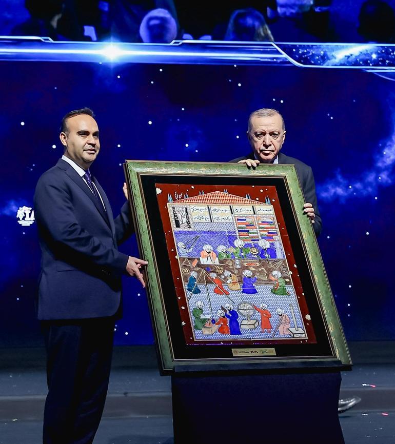 Erdoğan: Ay uzay aracının üretimini tamamladık