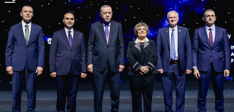 Erdoğan: Ay uzay aracının üretimini tamamladık