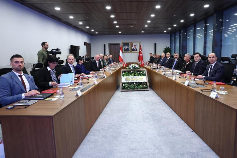 Bakan Çiftçi, Avusturyalı mevkidaşı Karner ile bir araya geldi
