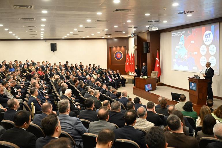 Bakan Uraloğlu, ulaştırma koridorları konulu konferans verdi