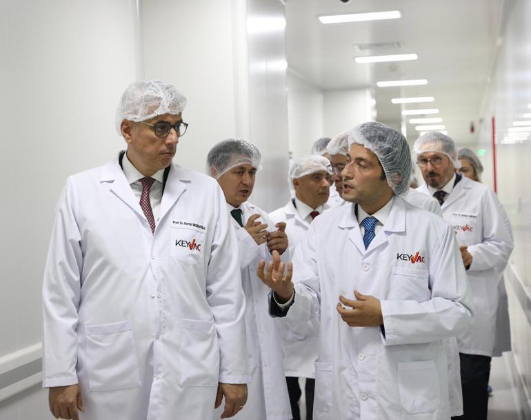 Bakan Memişoğlu, Ankarada Keyvac Biyolojik Ürünler tesisini ziyaret etti