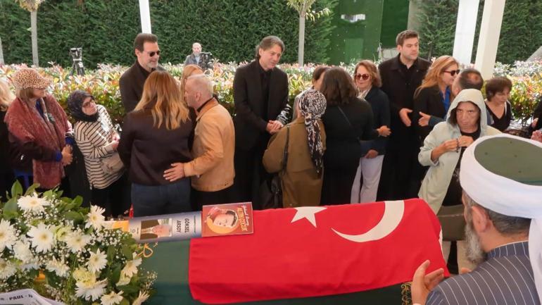 Oyuncu Göksel Arsoy son yolculuğuna uğurlandı