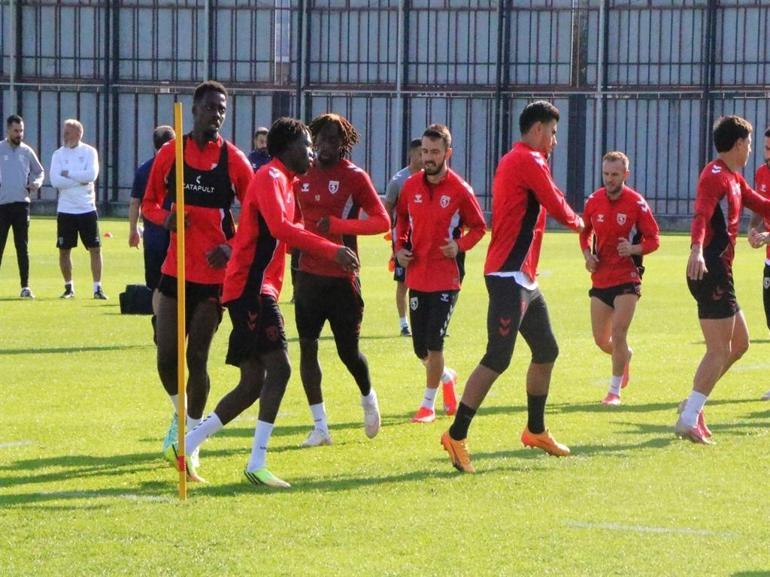 Samsunsporlu Bayo: Derbiye kazanmak izin çıkacağız
