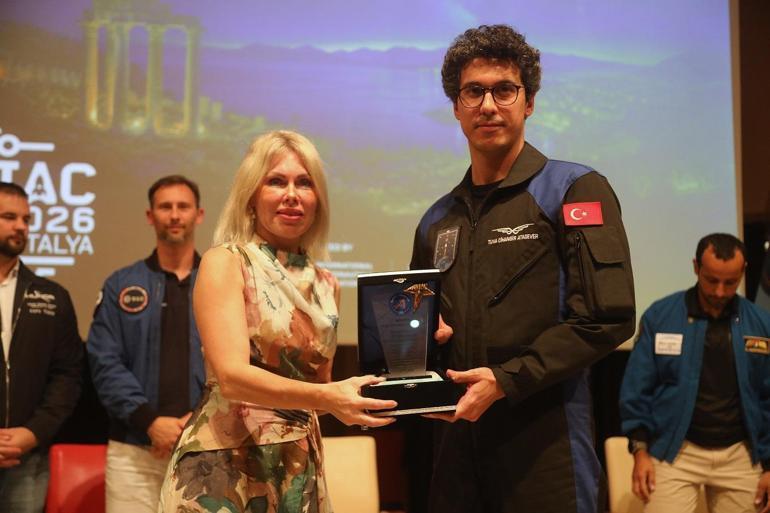Uzaydan Antalya’ya; 11 astronot AÜ’de gençlerle buluştu