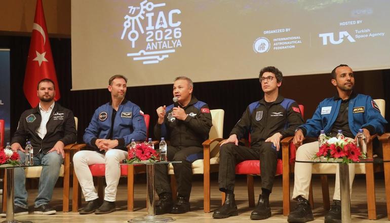 Uzaydan Antalya’ya; 11 astronot AÜ’de gençlerle buluştu
