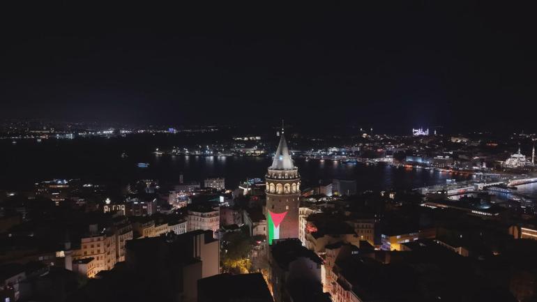 Galata Kulesi Filistin bayrağıyla ışıklandırıldı